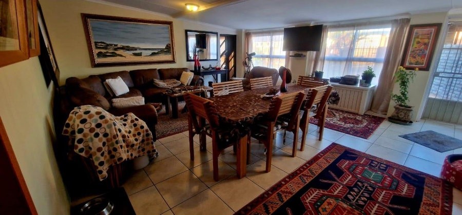 10 Bedroom Property for Sale in Olifantshoek Northern Cape